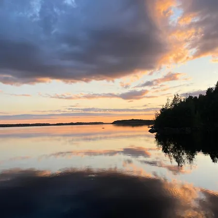 Villa Pahkaranta Lestijaerven Rannalla *